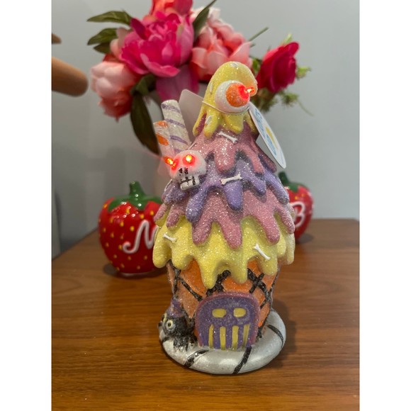 Small Halloween Light Up Gingerbread Haunted House - Picture 9 of 12